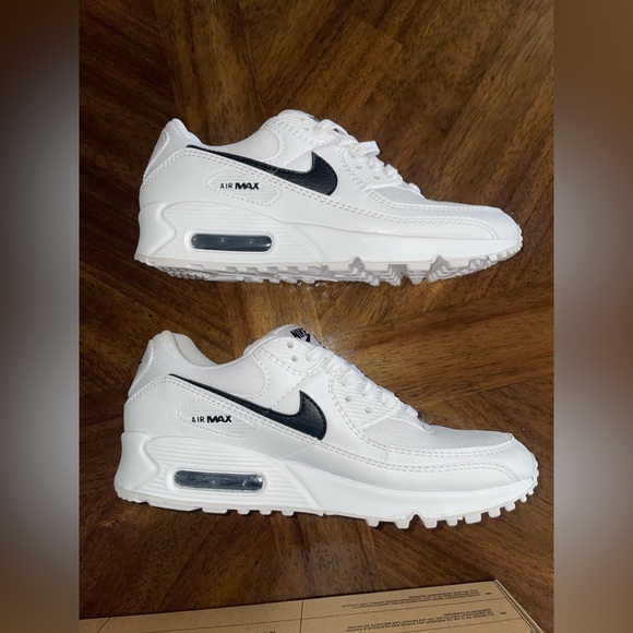 Air Max 90 Women's Size 8 White/Black - Picture 3 of 10